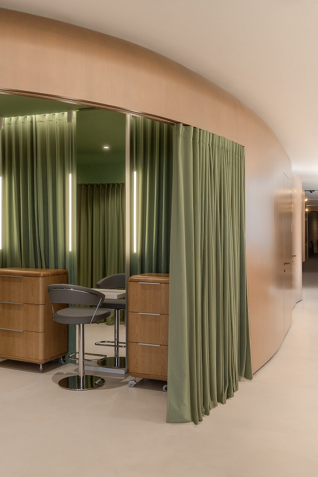 ЖИДКИЕ МЕТАЛЛЫ В САЛОНЕ КРАСОТЫ БИЗУ ПО ПРОЕКТУ LUDI ARCHITECTS, ЕКБ