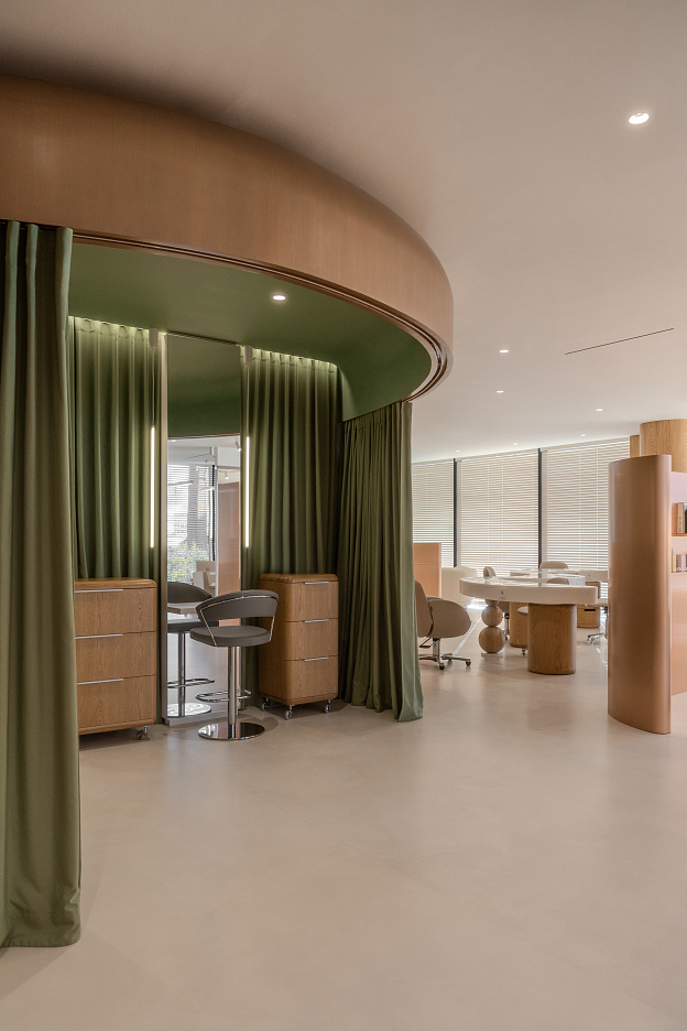 ЖИДКИЕ МЕТАЛЛЫ В САЛОНЕ КРАСОТЫ БИЗУ ПО ПРОЕКТУ LUDI ARCHITECTS, ЕКБ