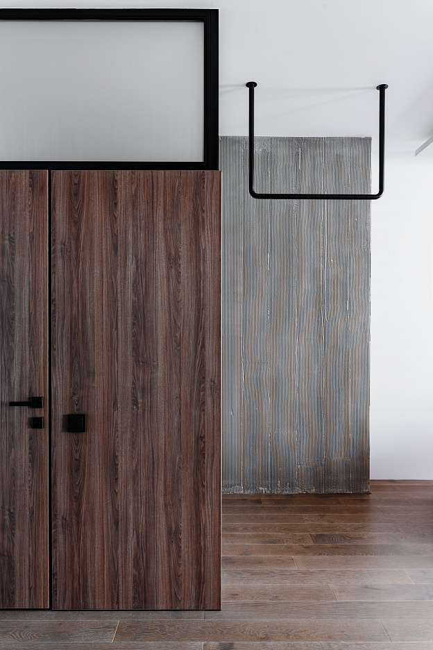 ДЕКОРАТИВНЫЕ ПОКРЫТИЯ, КРАСКА SATIN SM В ПРОЕКТЕ СТУДИИ ОДНОГРУППНИКИ, ЕКБ