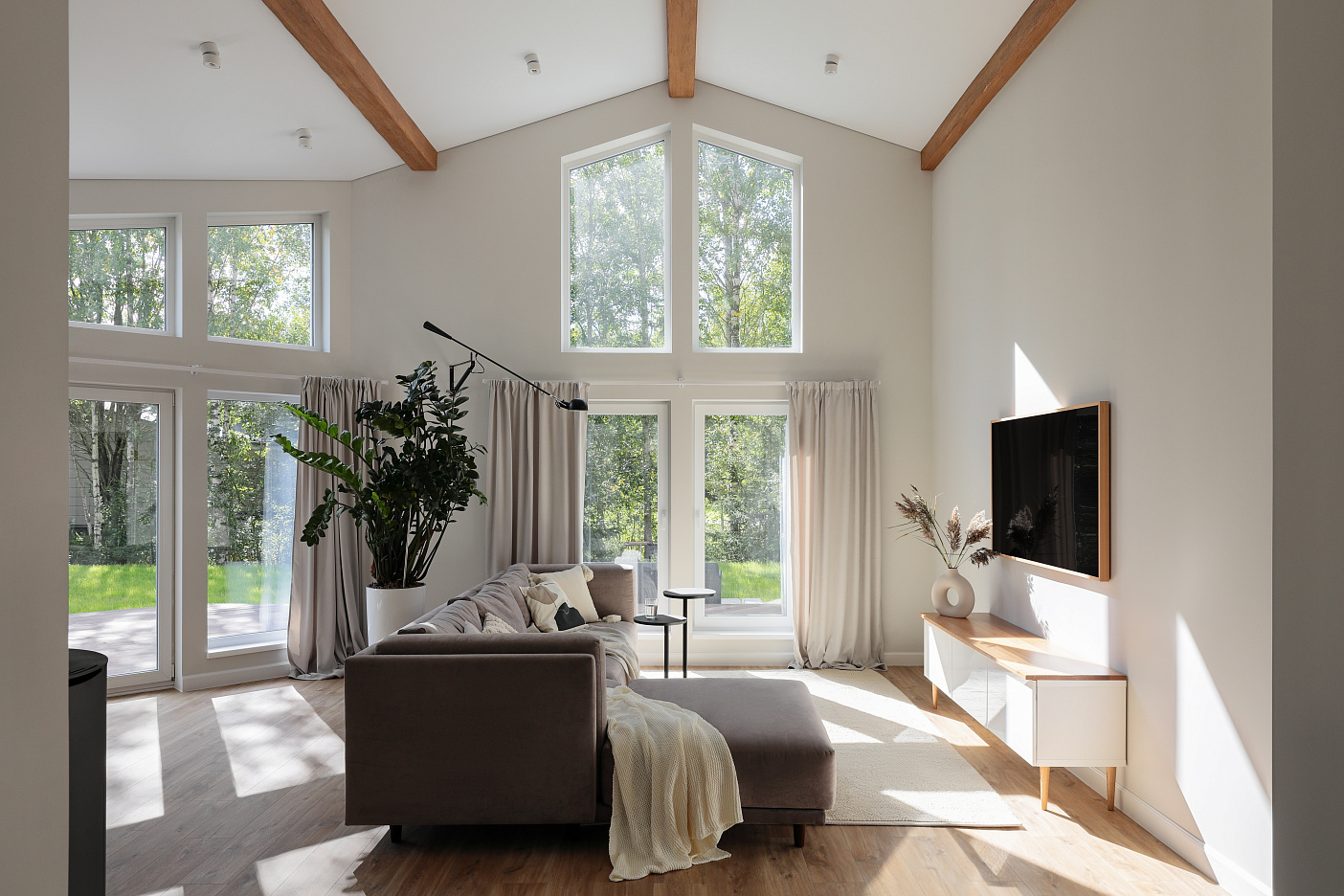 ДЕКОРАТИВНЫЕ ПОКРЫТИЯ В САНУЗЛЕ, КРАСКИ СЕРИИ H&H В ПРОЕКТЕ ОЛЬГИ МЕНИЦКОЙ, СПБ